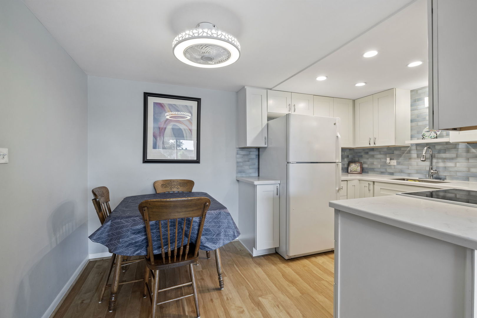 5540 Walnut Avenue #4A, Downers Grove, IL 60515