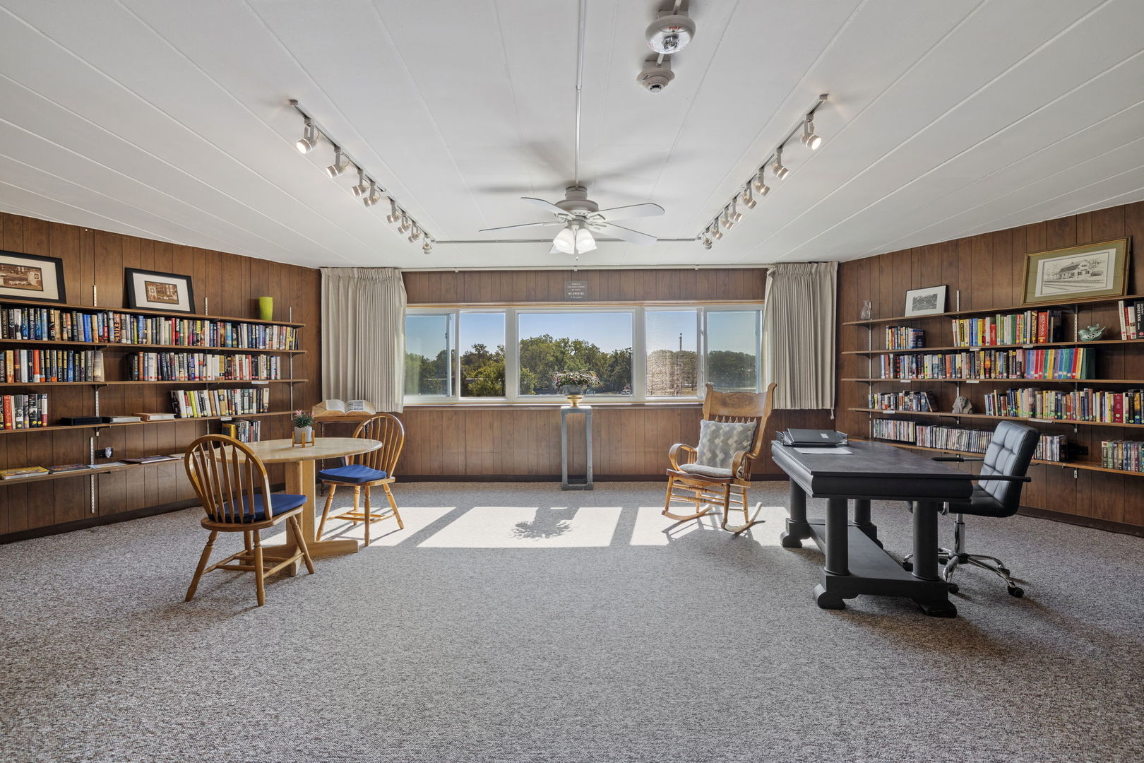 5540 Walnut Avenue #4A, Downers Grove, IL 60515