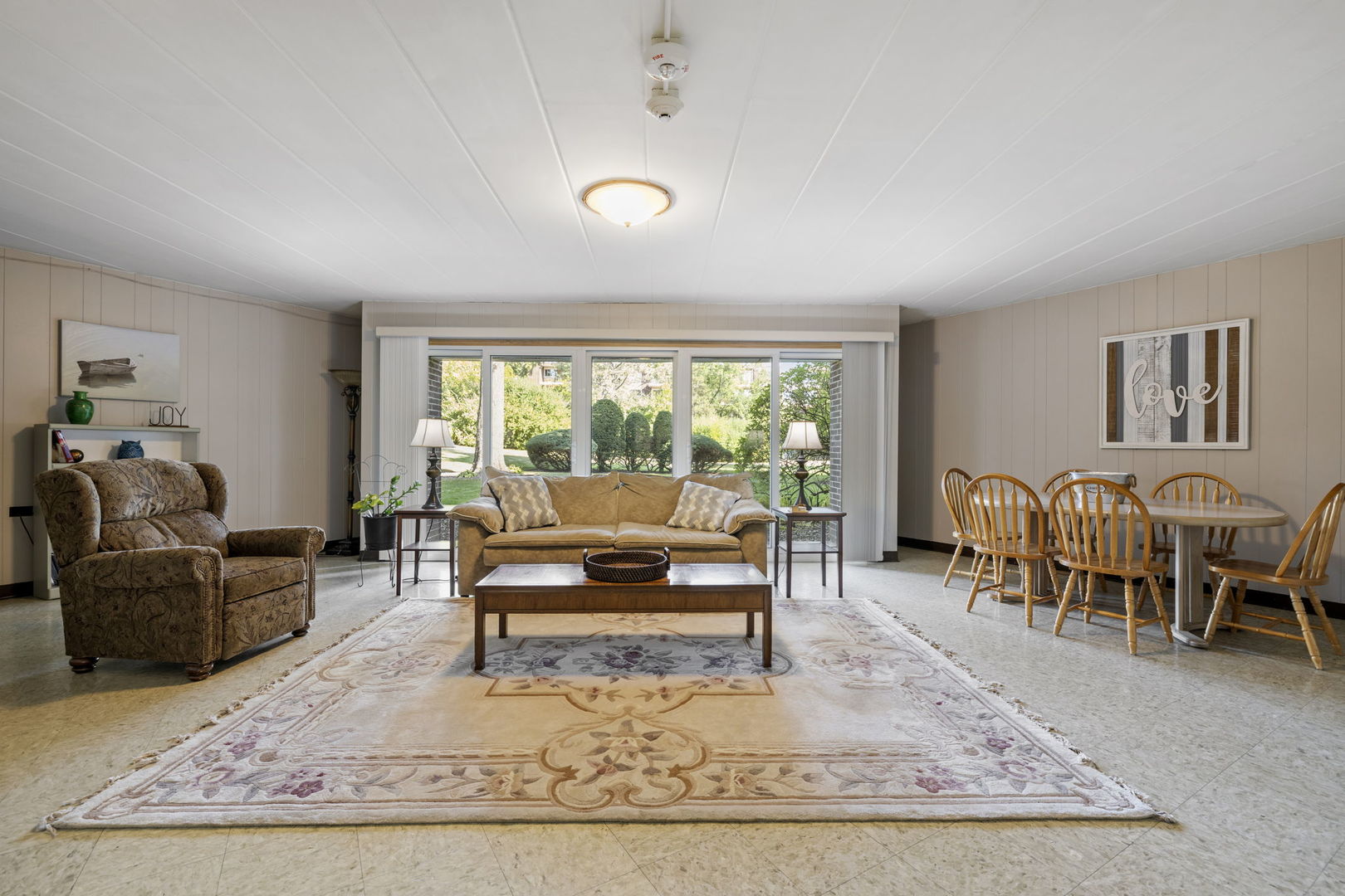 5540 Walnut Avenue #4A, Downers Grove, IL 60515