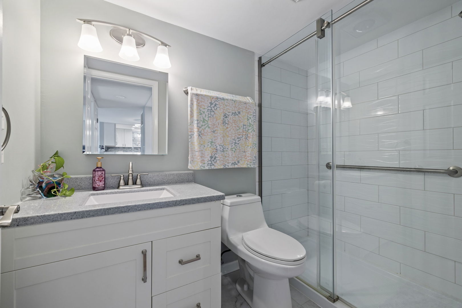 5540 Walnut Avenue #4A, Downers Grove, IL 60515