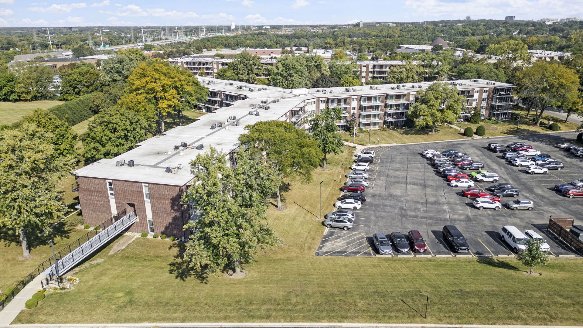 5540 Walnut Avenue #4A, Downers Grove, IL 60515