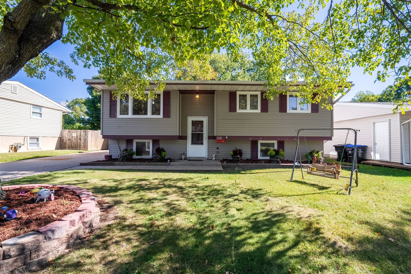 1311 Dogwood Lane, Bloomington, IL 61704