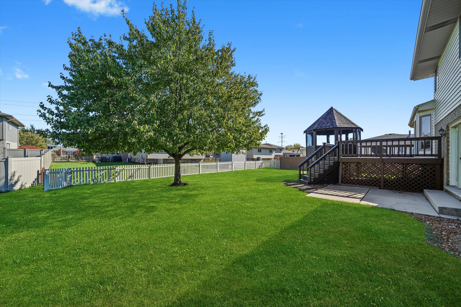 16933 RICHARDS Drive, Tinley Park, IL 60477