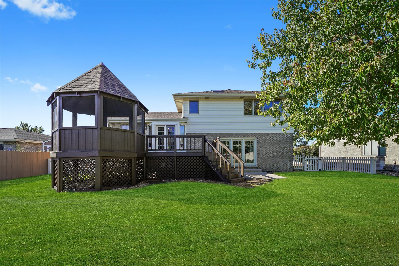 16933 RICHARDS Drive, Tinley Park, IL 60477