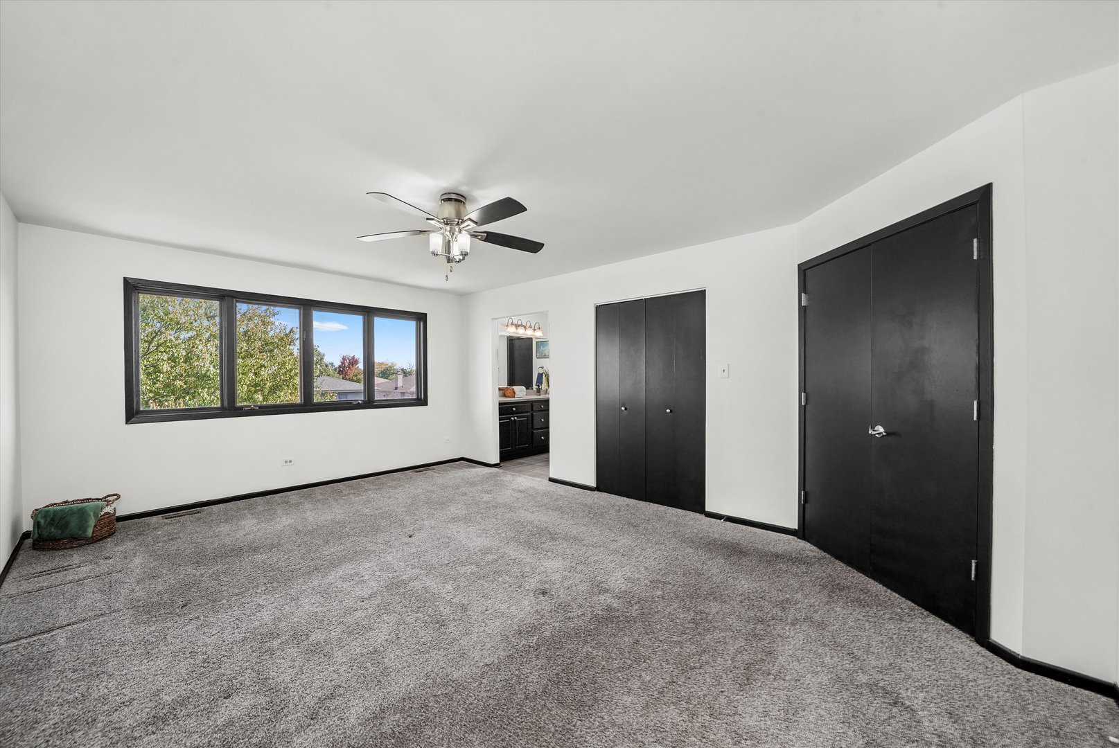 16933 RICHARDS Drive, Tinley Park, IL 60477