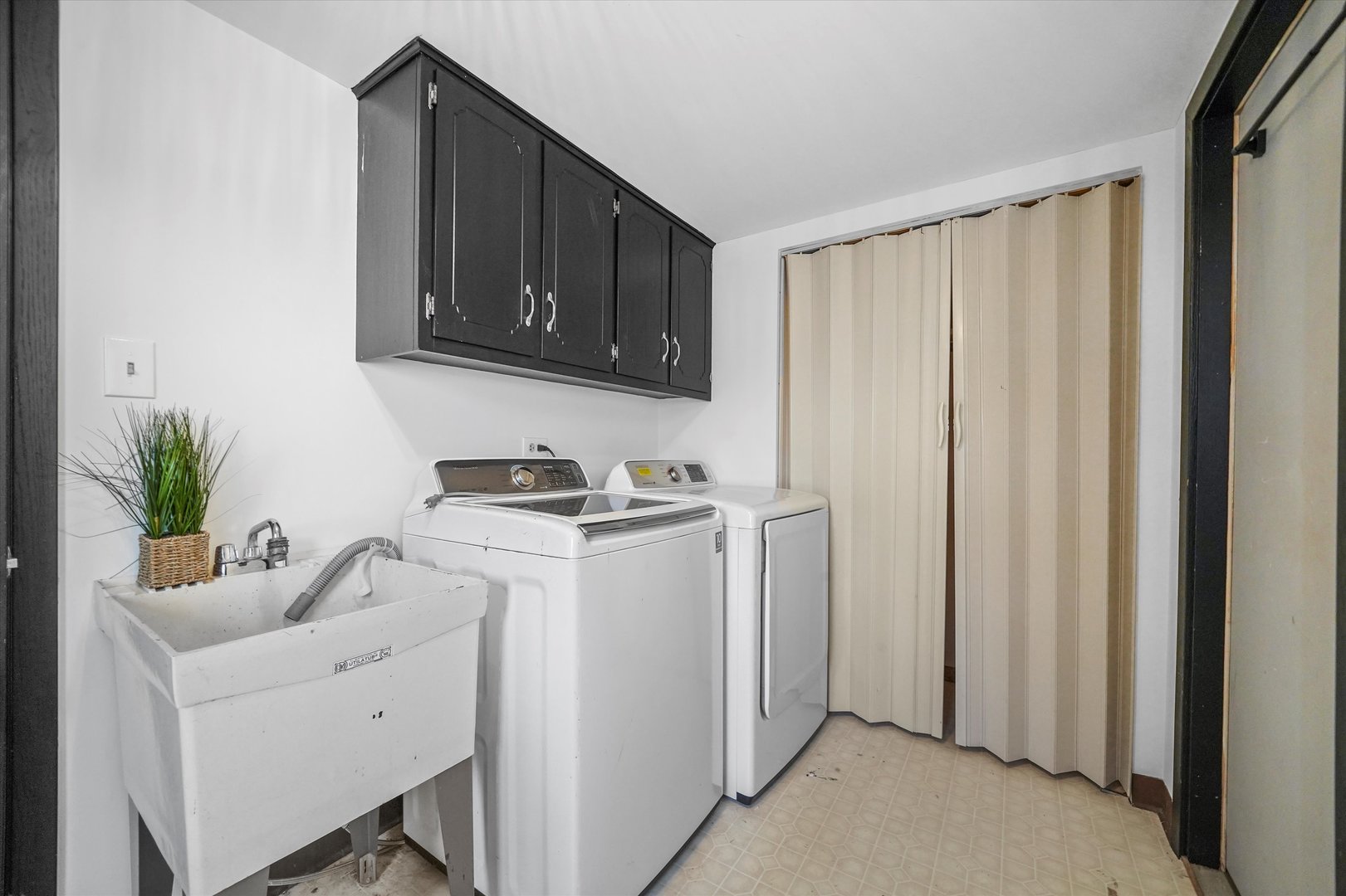 16933 RICHARDS Drive, Tinley Park, IL 60477