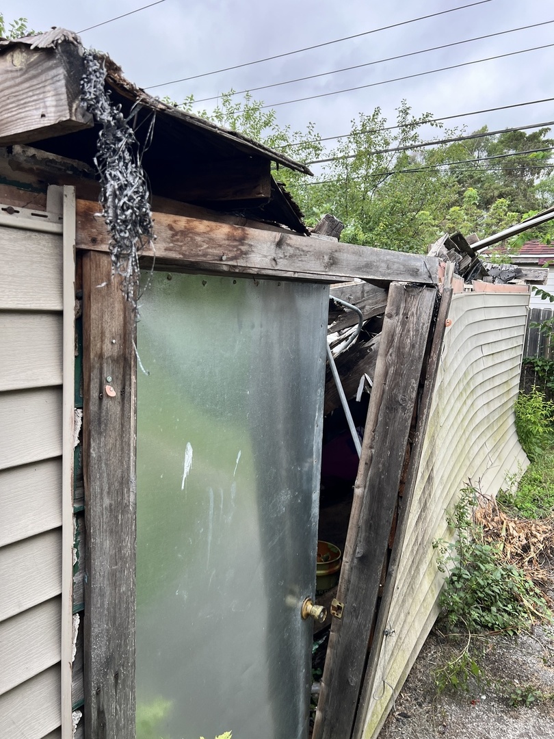 3214 W Lydia Avenue, Robbins, IL 60472