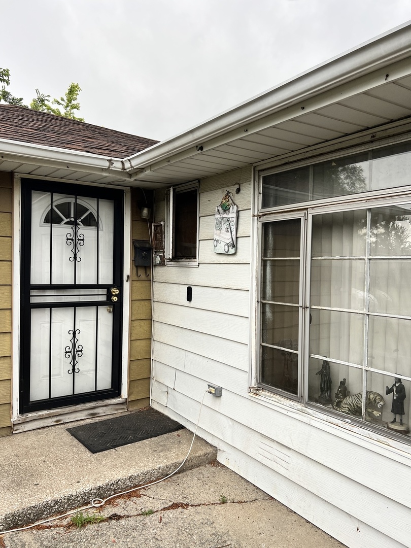 3214 W Lydia Avenue, Robbins, IL 60472