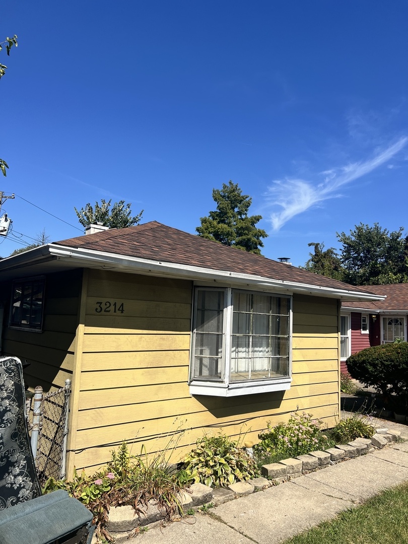 3214 W Lydia Avenue, Robbins, IL 60472