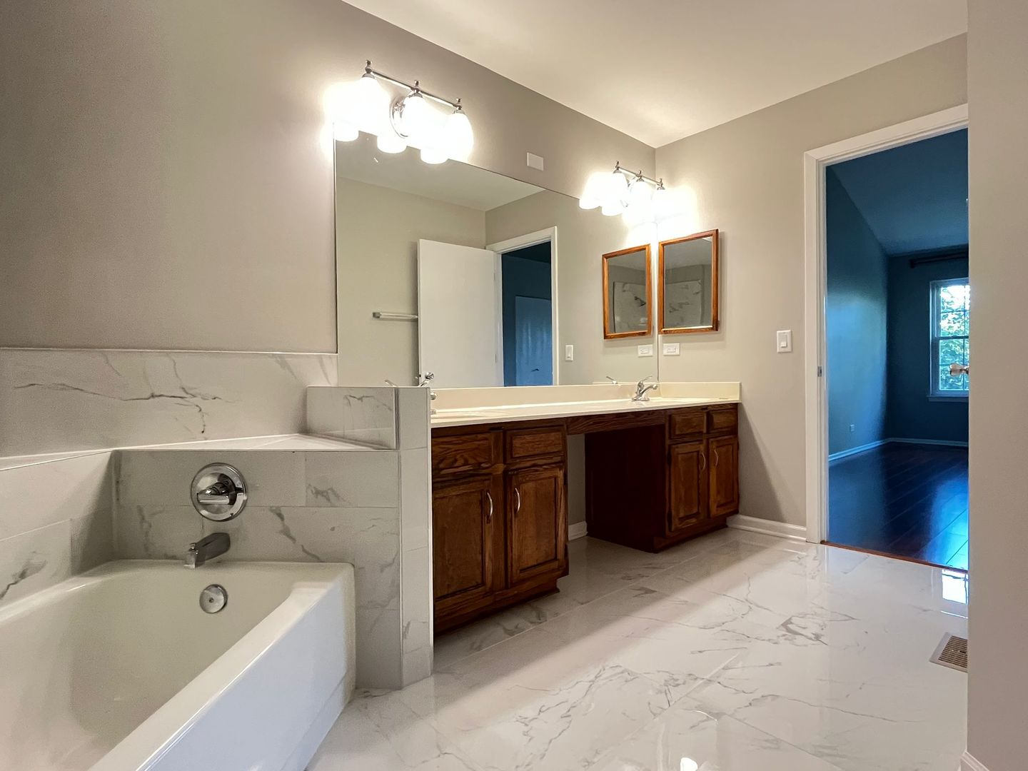 150 White Branch Court, Schaumburg, IL 60194