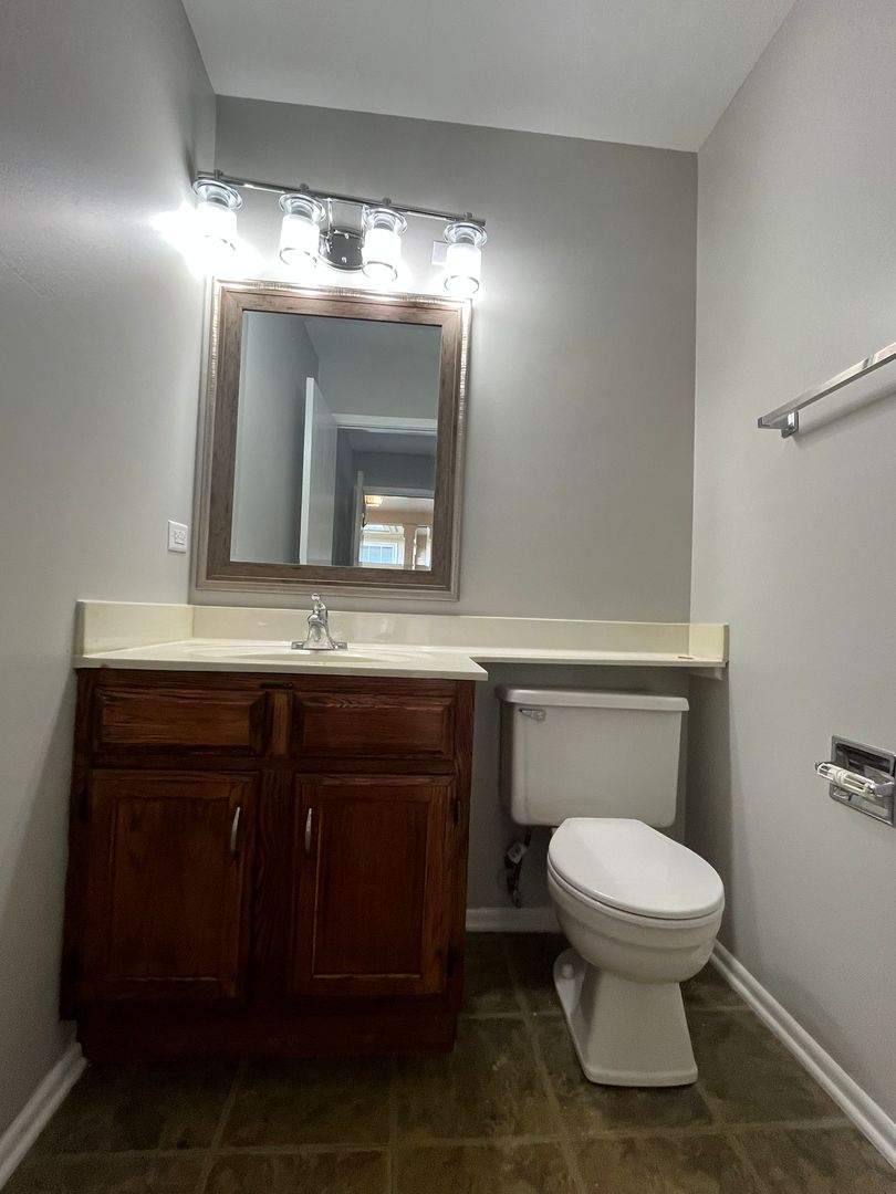 150 White Branch Court, Schaumburg, IL 60194