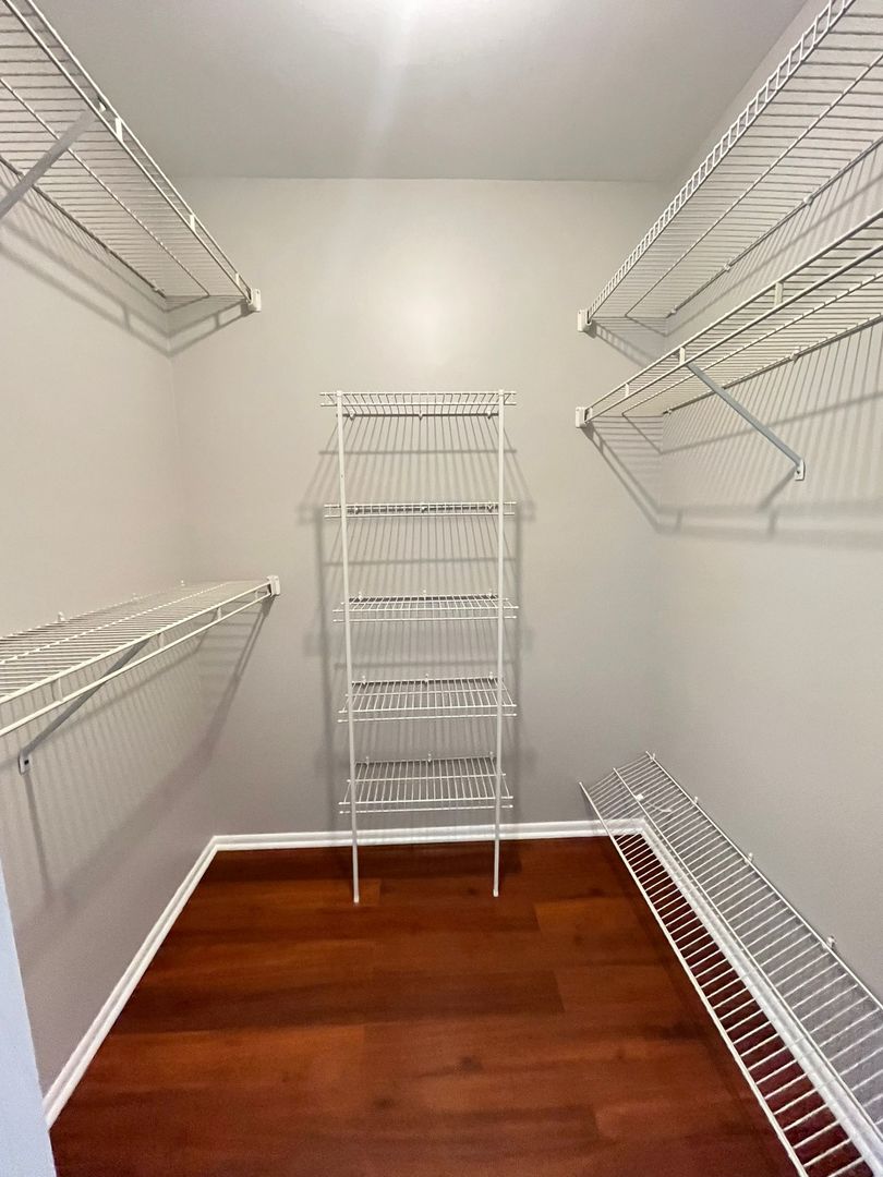 150 White Branch Court, Schaumburg, IL 60194