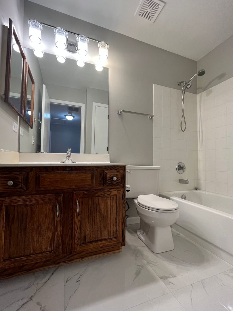 150 White Branch Court, Schaumburg, IL 60194