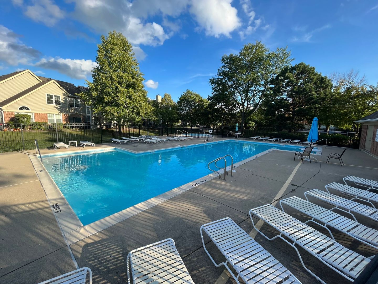 150 White Branch Court, Schaumburg, IL 60194