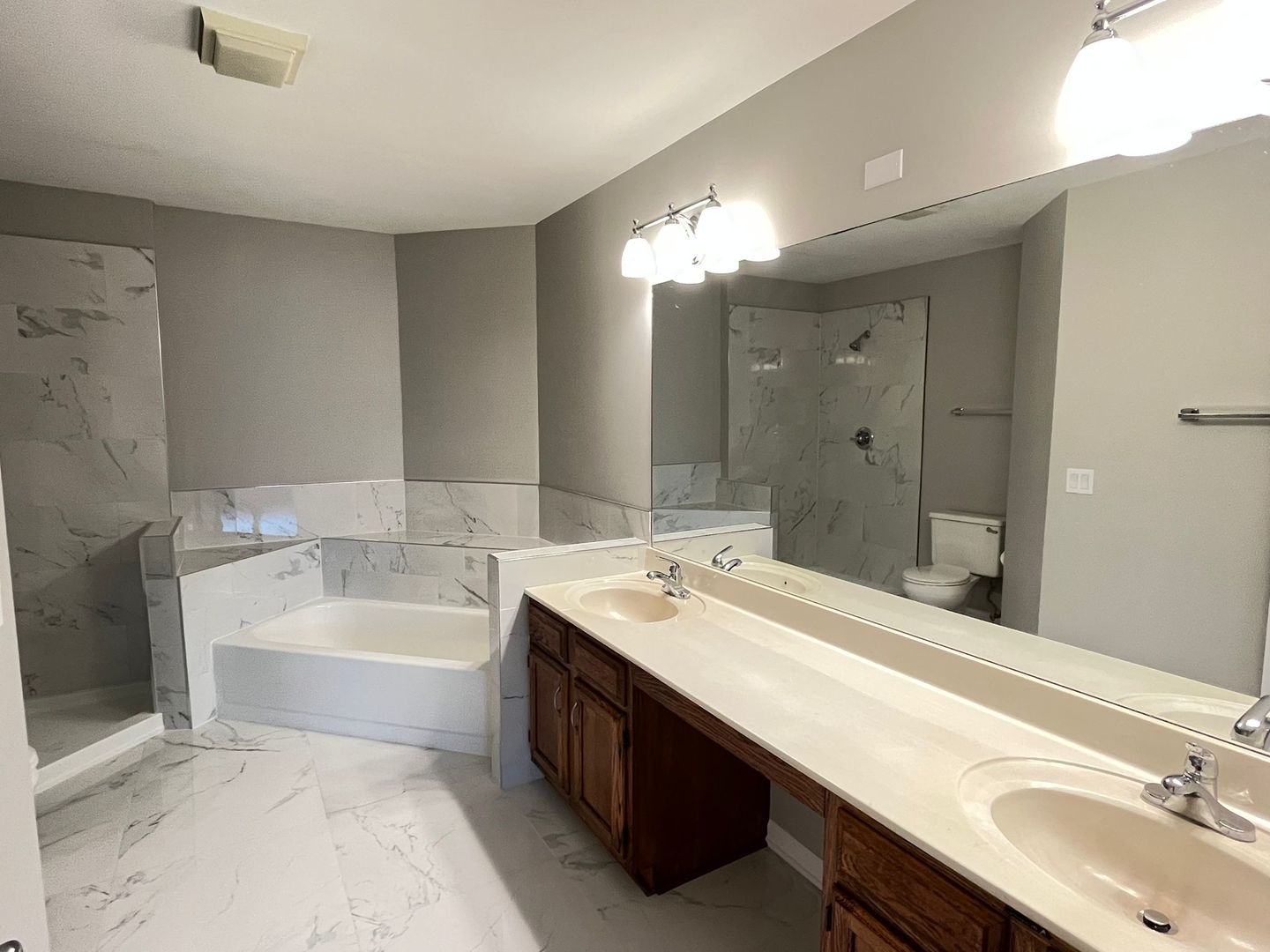 150 White Branch Court, Schaumburg, IL 60194