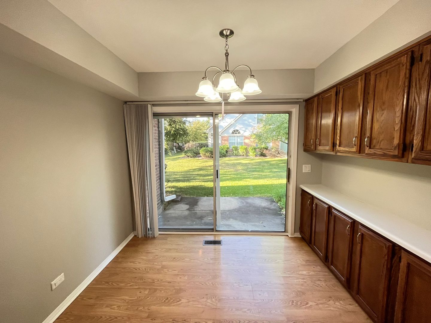 150 White Branch Court, Schaumburg, IL 60194