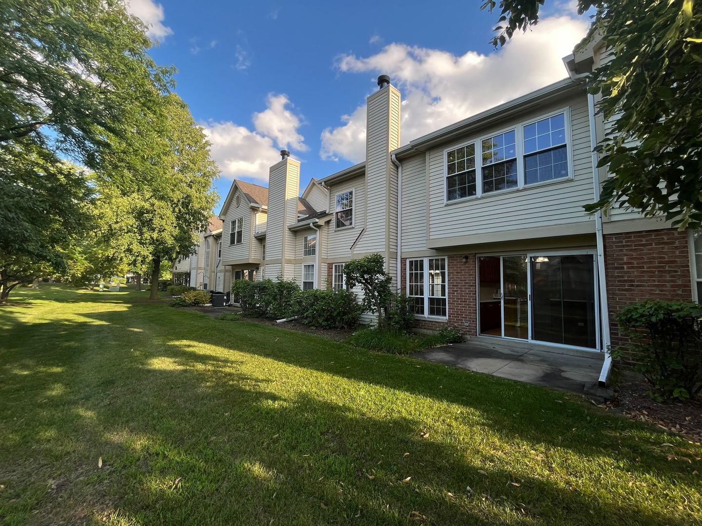 150 White Branch Court, Schaumburg, IL 60194