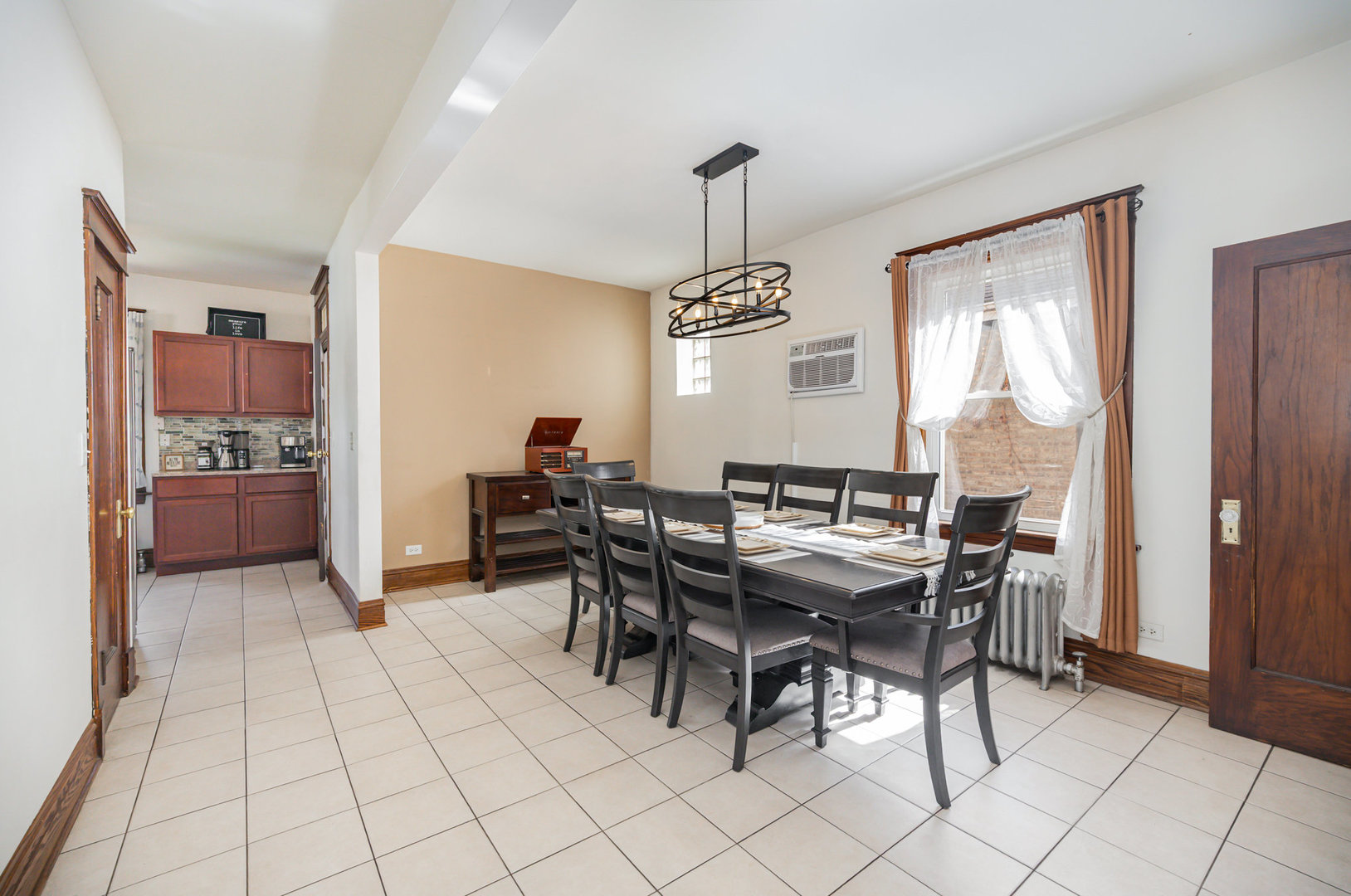 2343 Gunderson Avenue, Berwyn, IL 60402