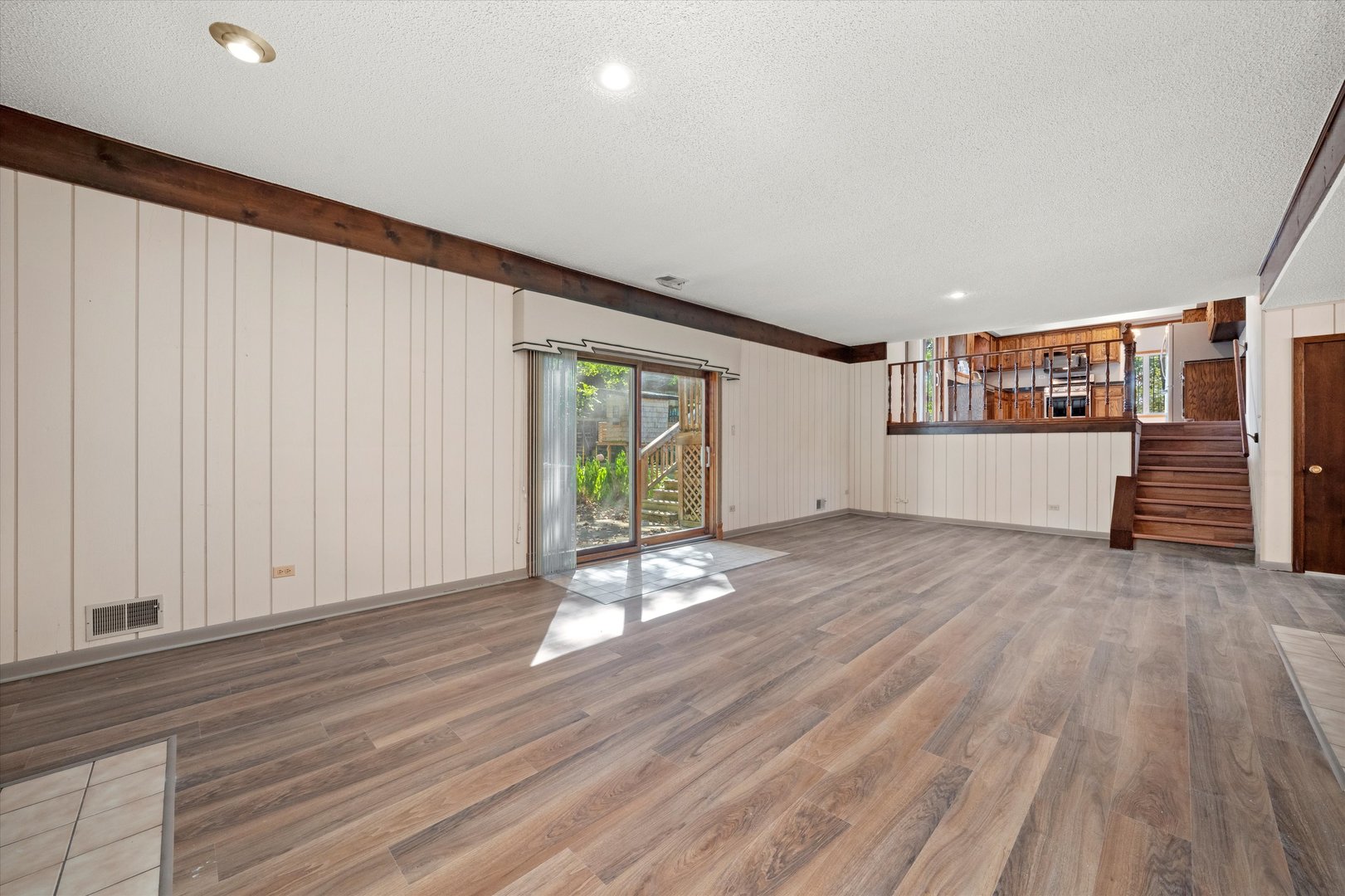 9047 W Oak Crest Court, Palos Hills, IL 60465