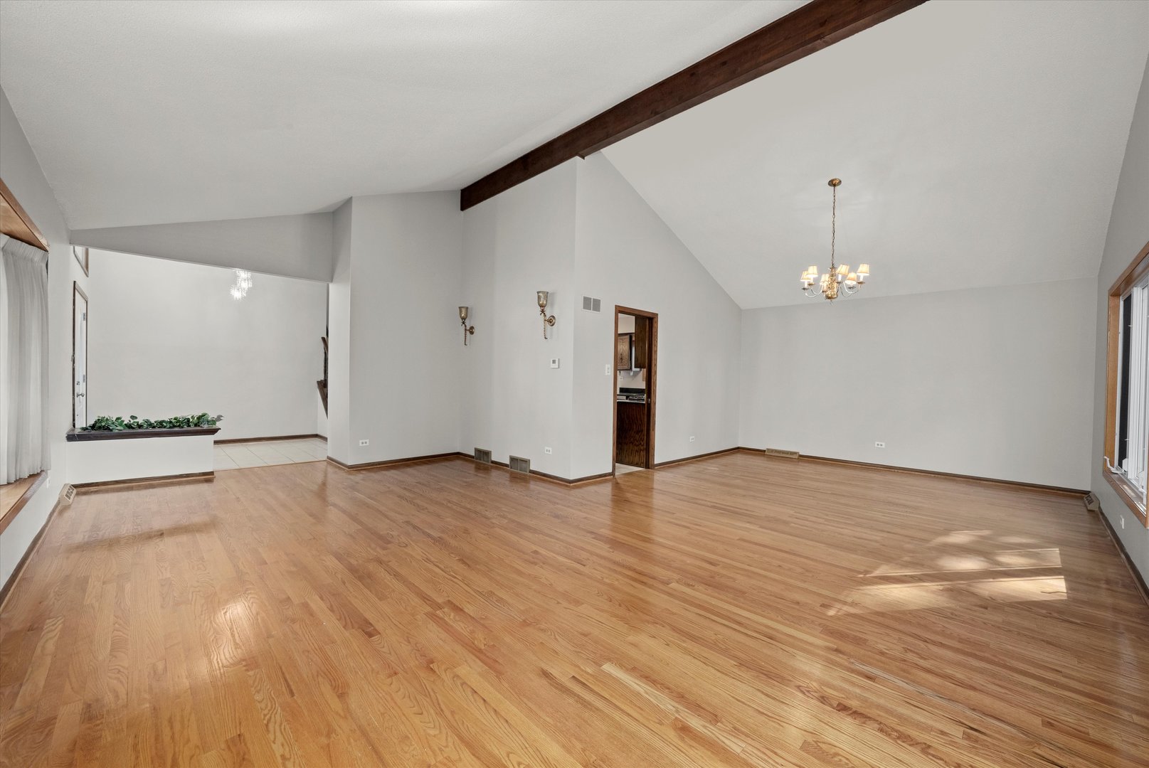 9047 W Oak Crest Court, Palos Hills, IL 60465