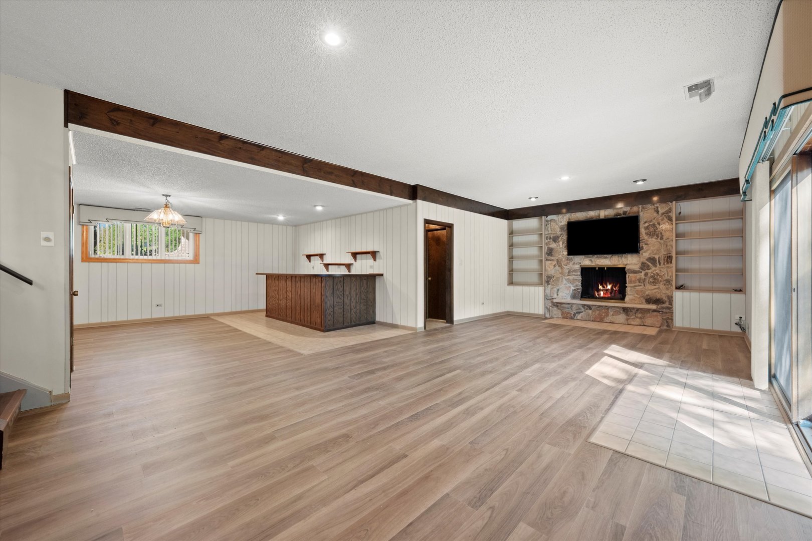 9047 W Oak Crest Court, Palos Hills, IL 60465