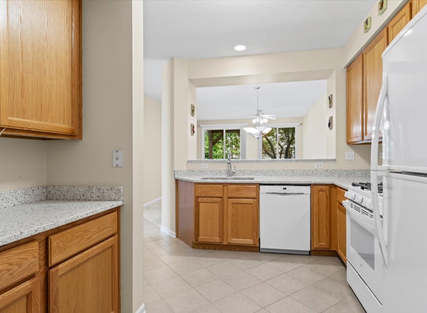 2016 Fulham Drive #2016, Naperville, IL 60564