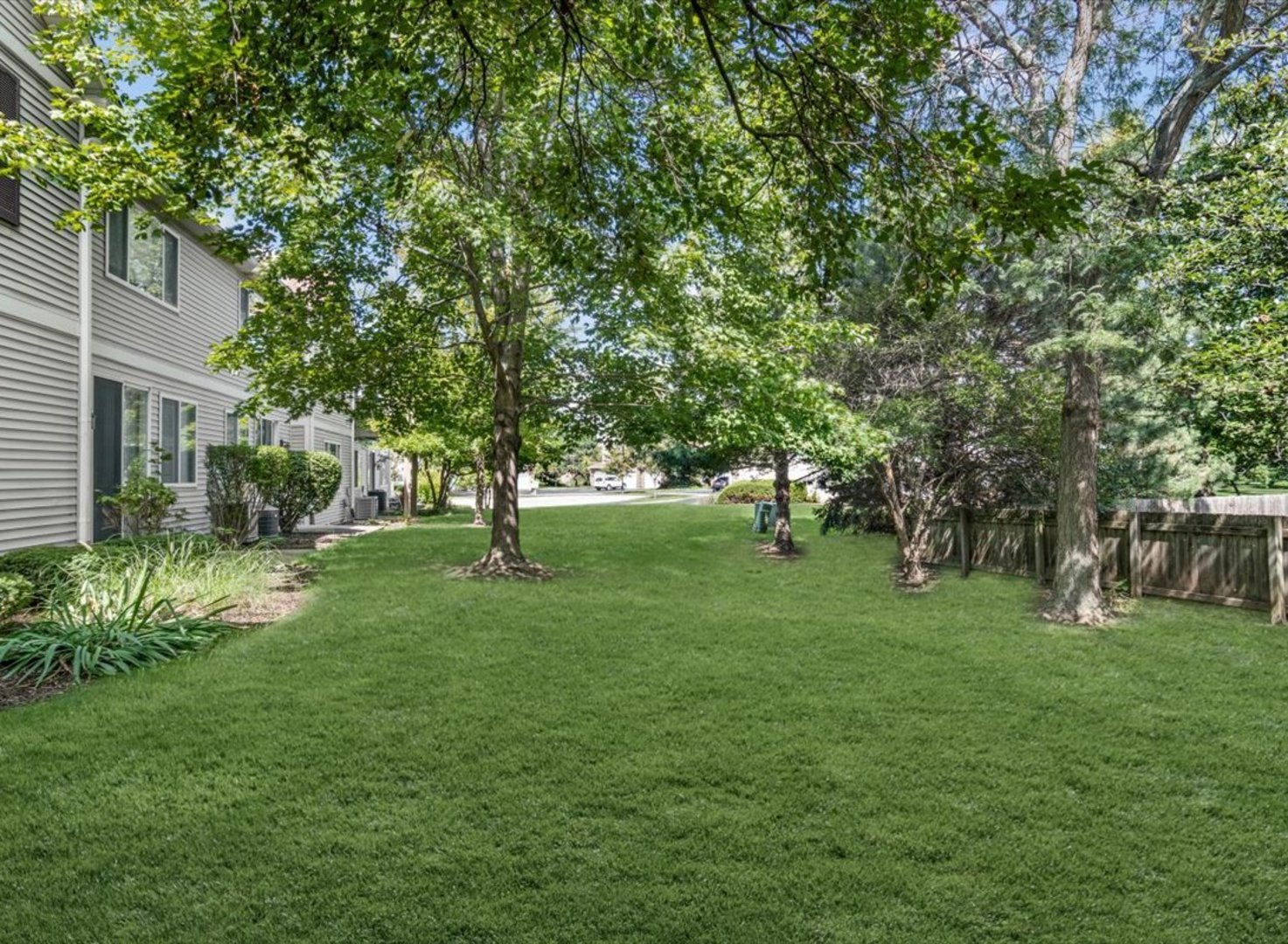 2016 Fulham Drive #2016, Naperville, IL 60564