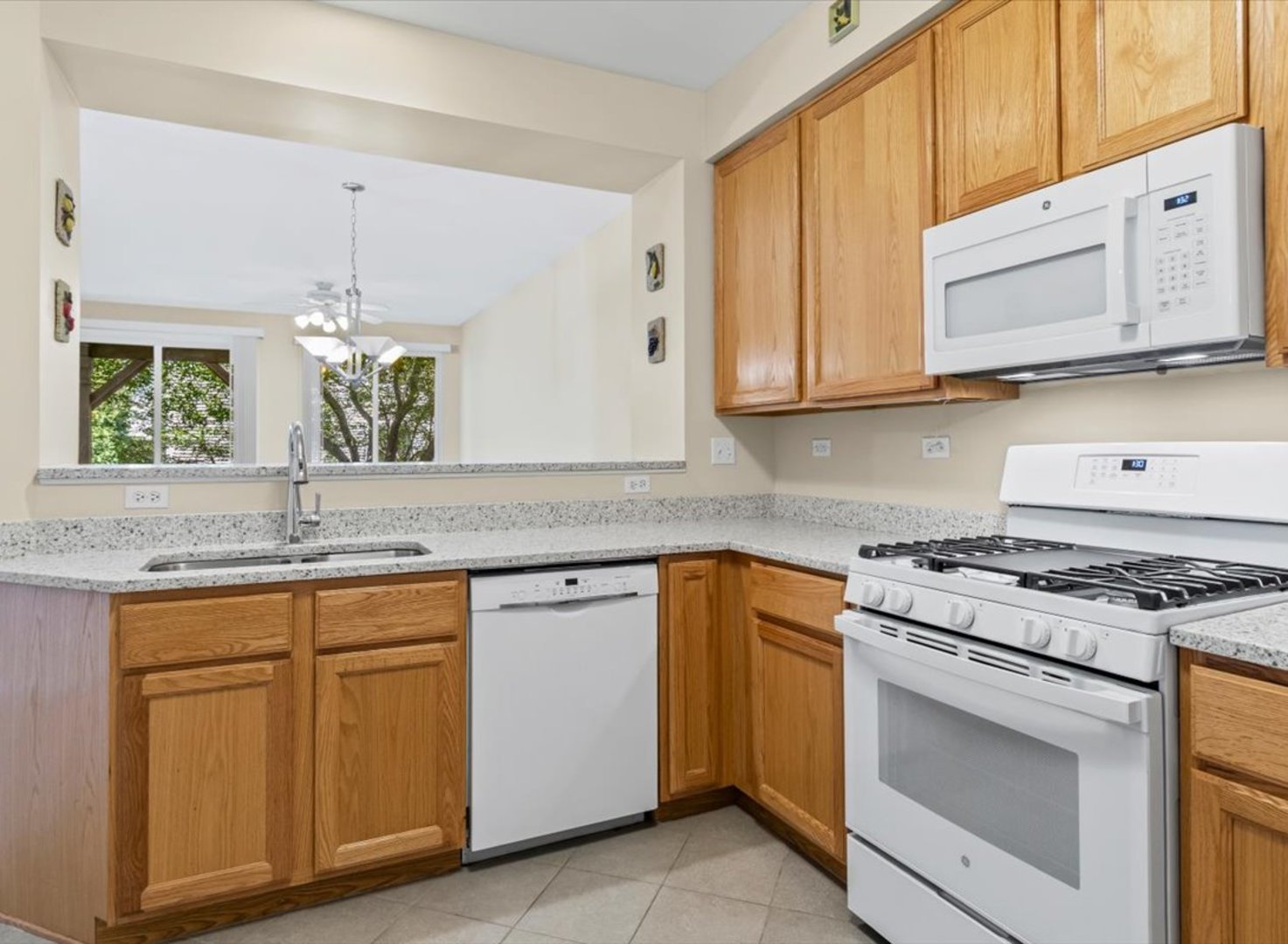 2016 Fulham Drive #2016, Naperville, IL 60564