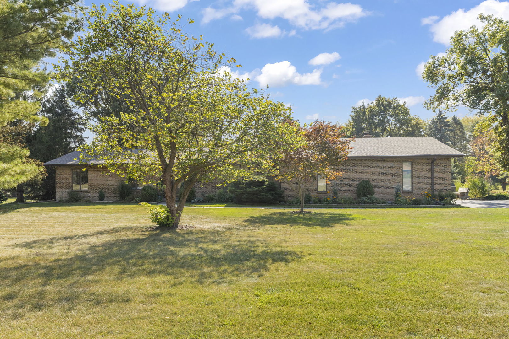 1785 Hilltop Road, Elgin, IL 60120