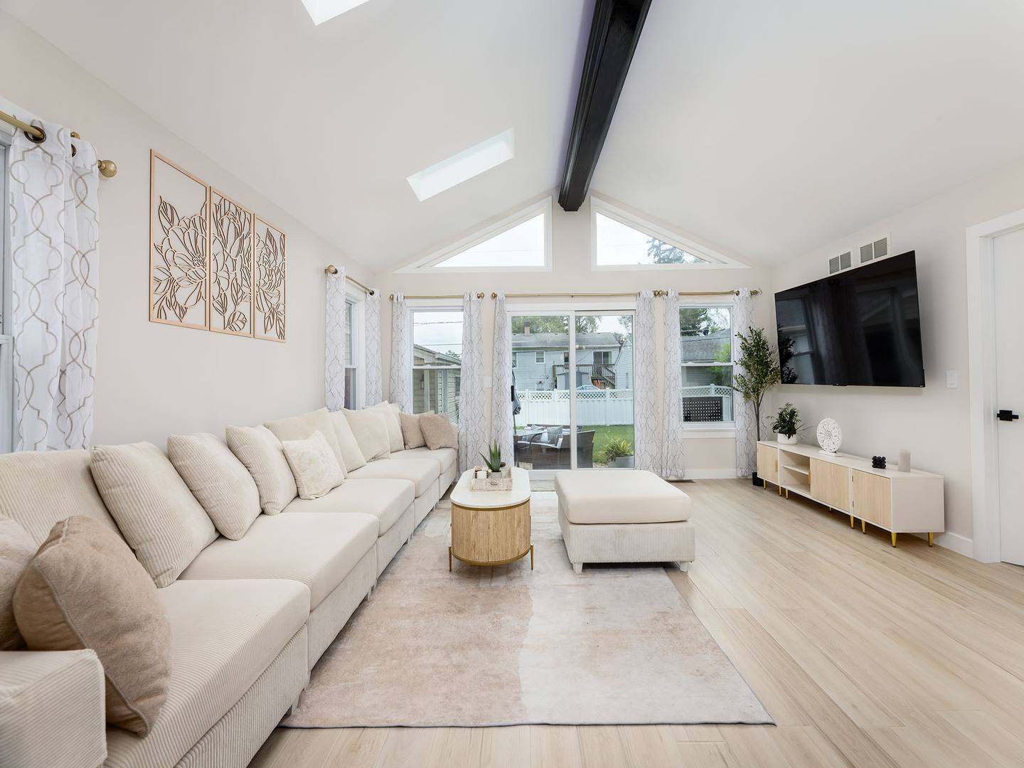 1649 Park Avenue, Hanover Park, IL 60133