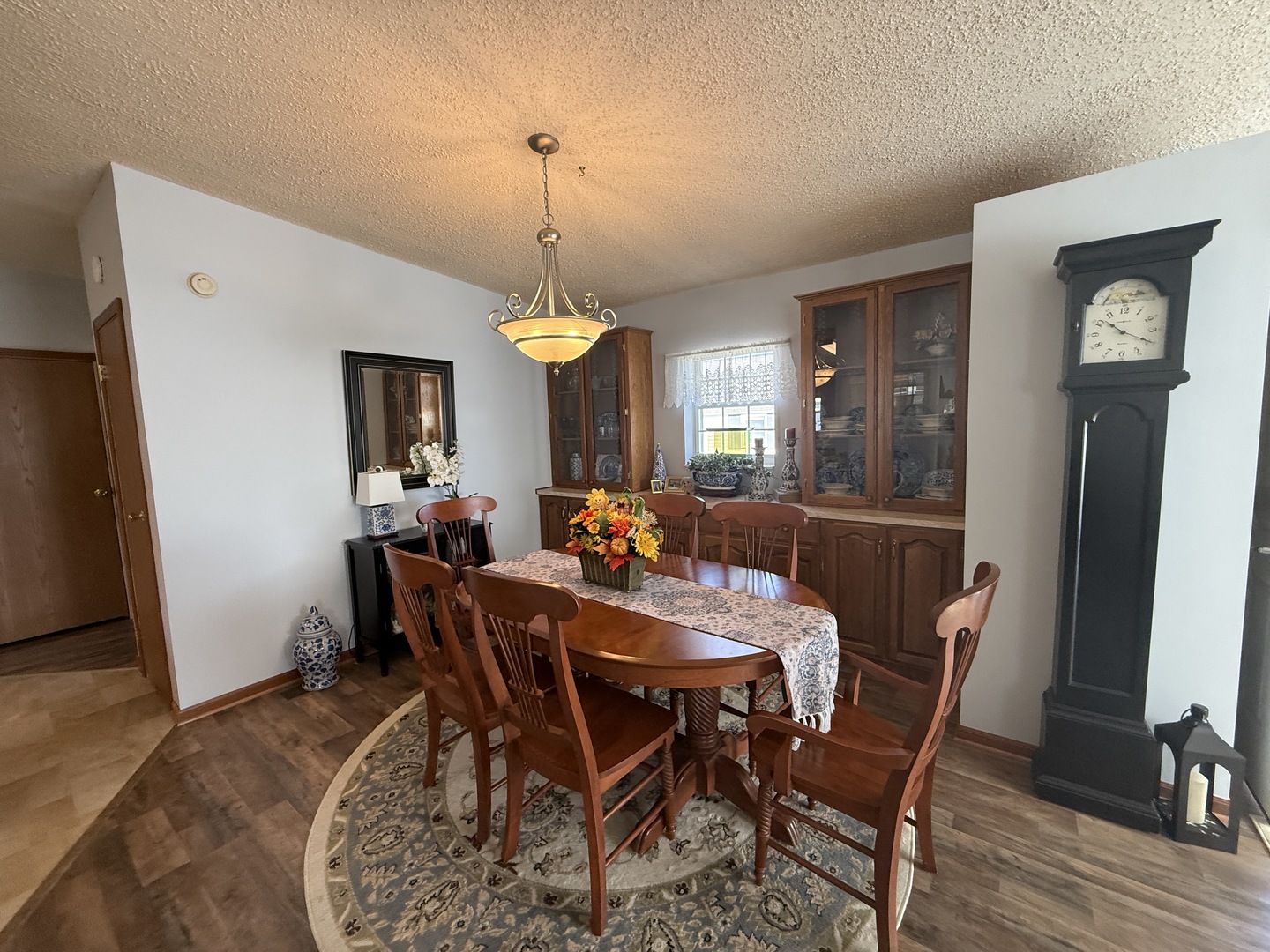 22948 S Pine Valley Drive, Frankfort, IL 60423