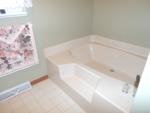 22948 S Pine Valley Drive, Frankfort, IL 60423