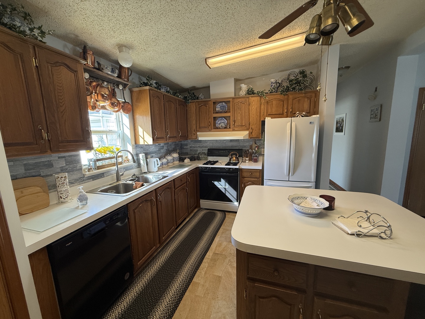 22948 S Pine Valley Drive, Frankfort, IL 60423