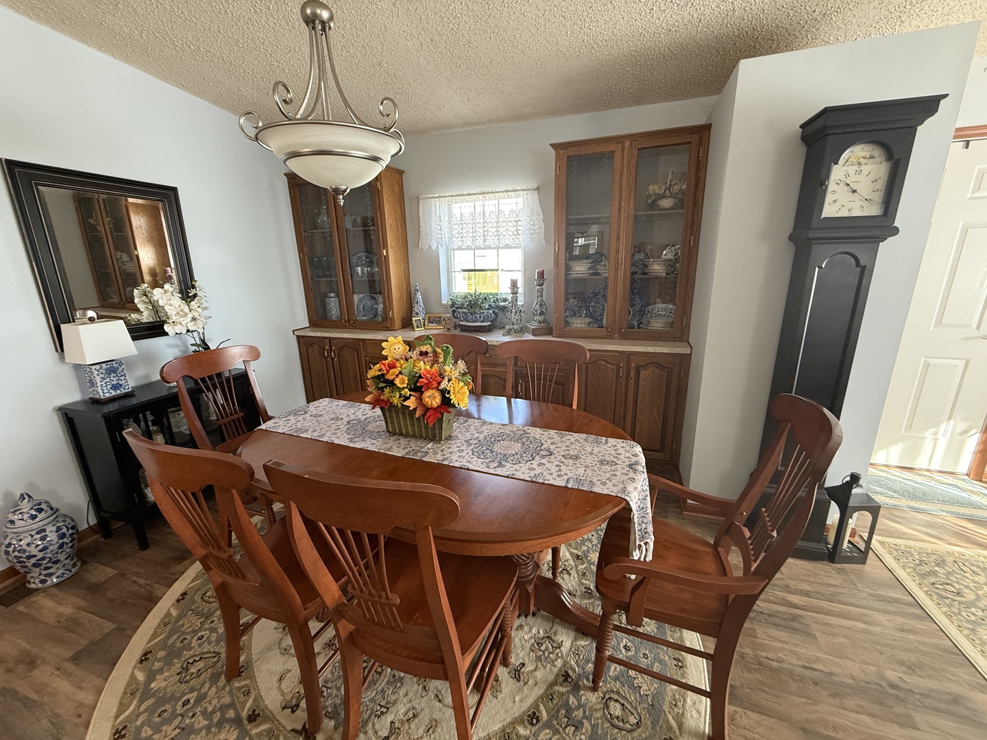 22948 S Pine Valley Drive, Frankfort, IL 60423