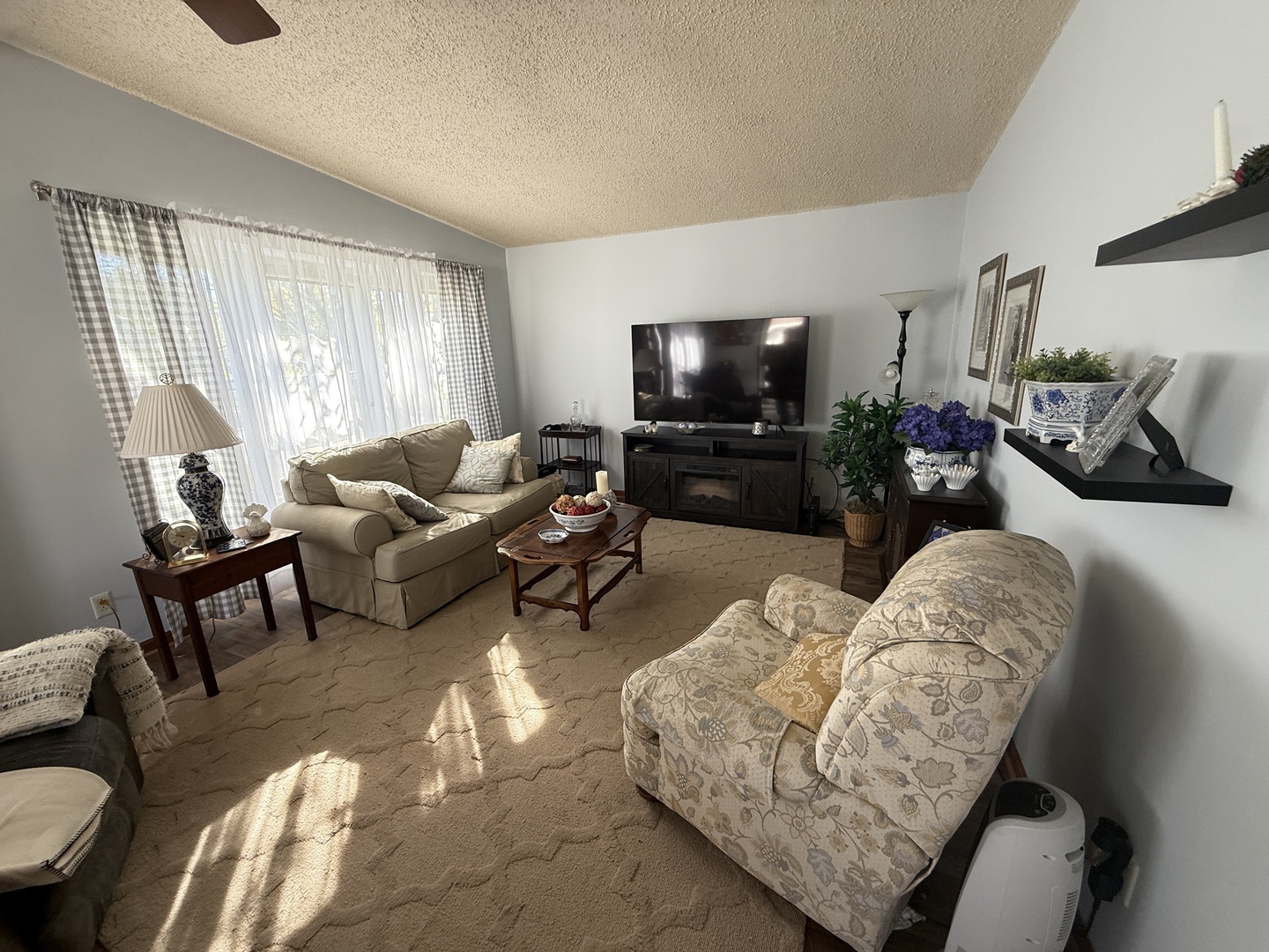 22948 S Pine Valley Drive, Frankfort, IL 60423