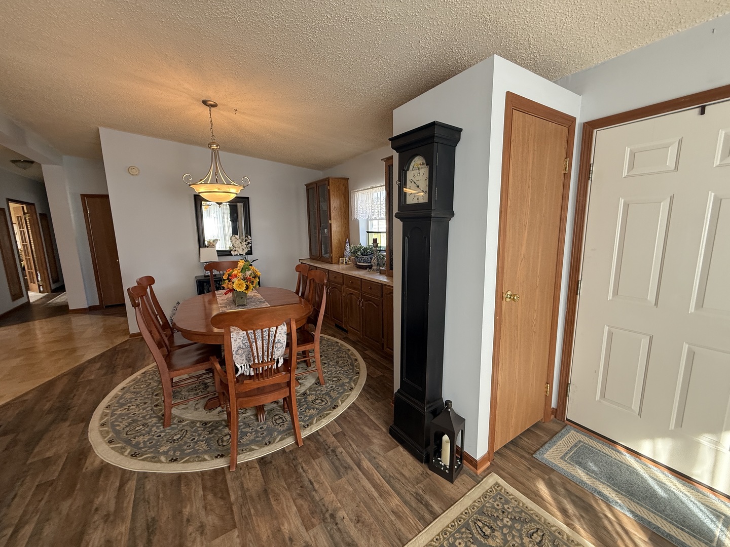 22948 S Pine Valley Drive, Frankfort, IL 60423