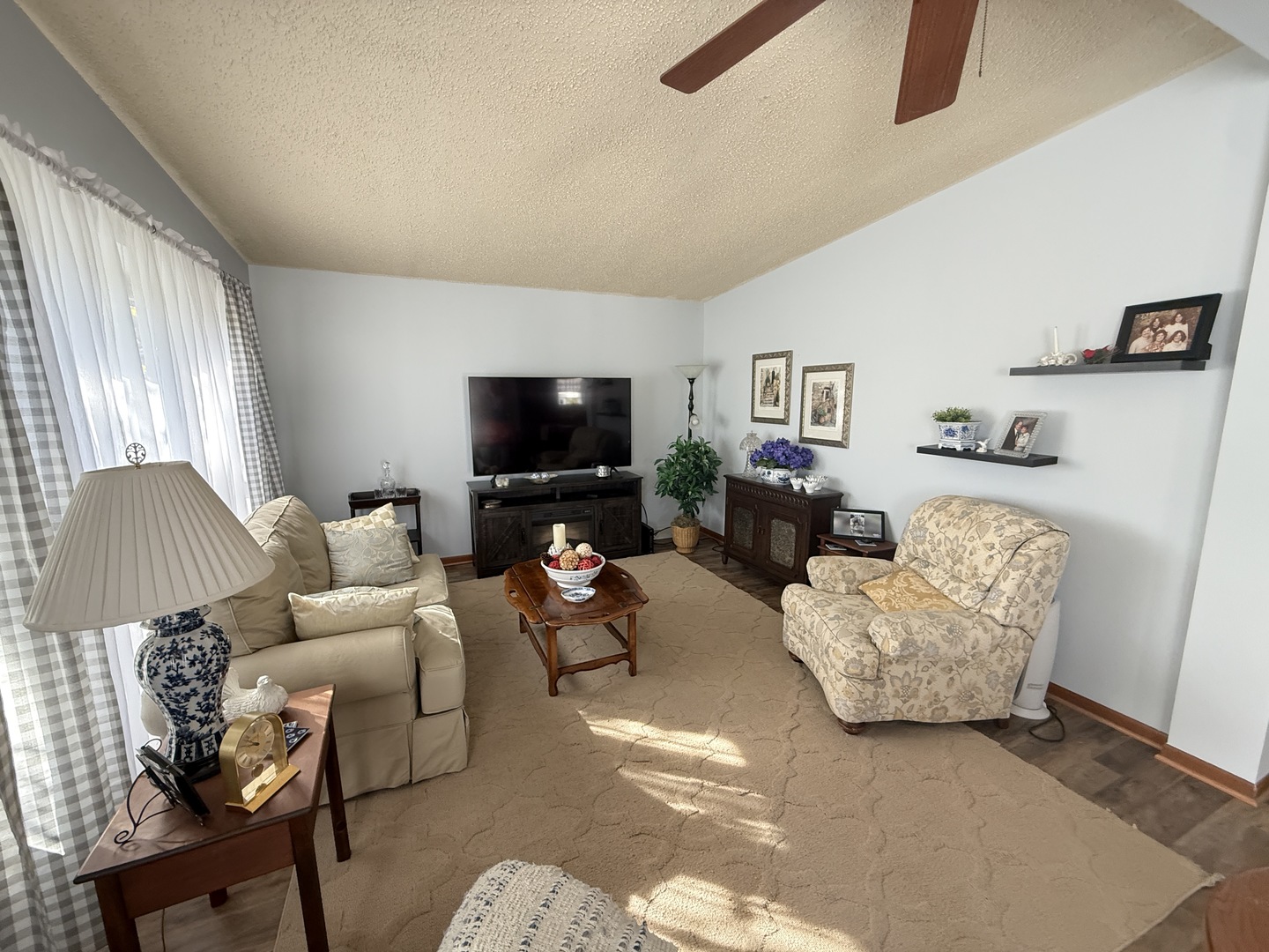 22948 S Pine Valley Drive, Frankfort, IL 60423