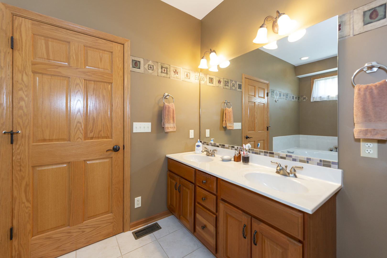 311 Stearn Drive, Genoa, IL 60135