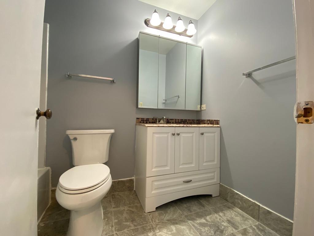327 Palisades Point #327, Schaumburg, IL 60194