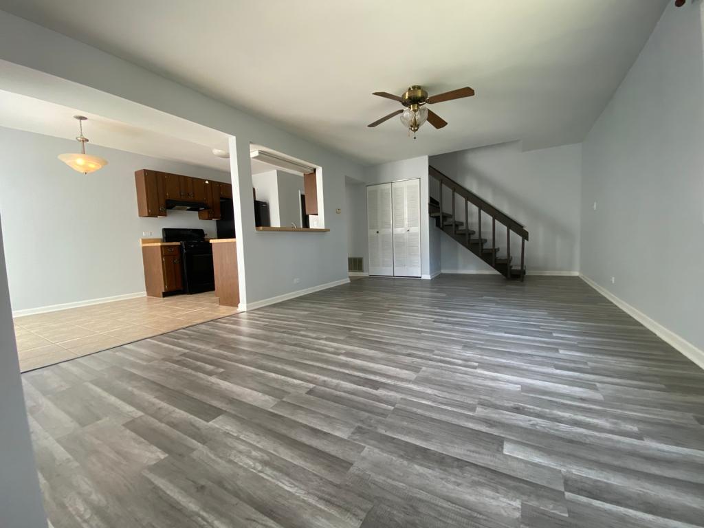 327 Palisades Point #327, Schaumburg, IL 60194