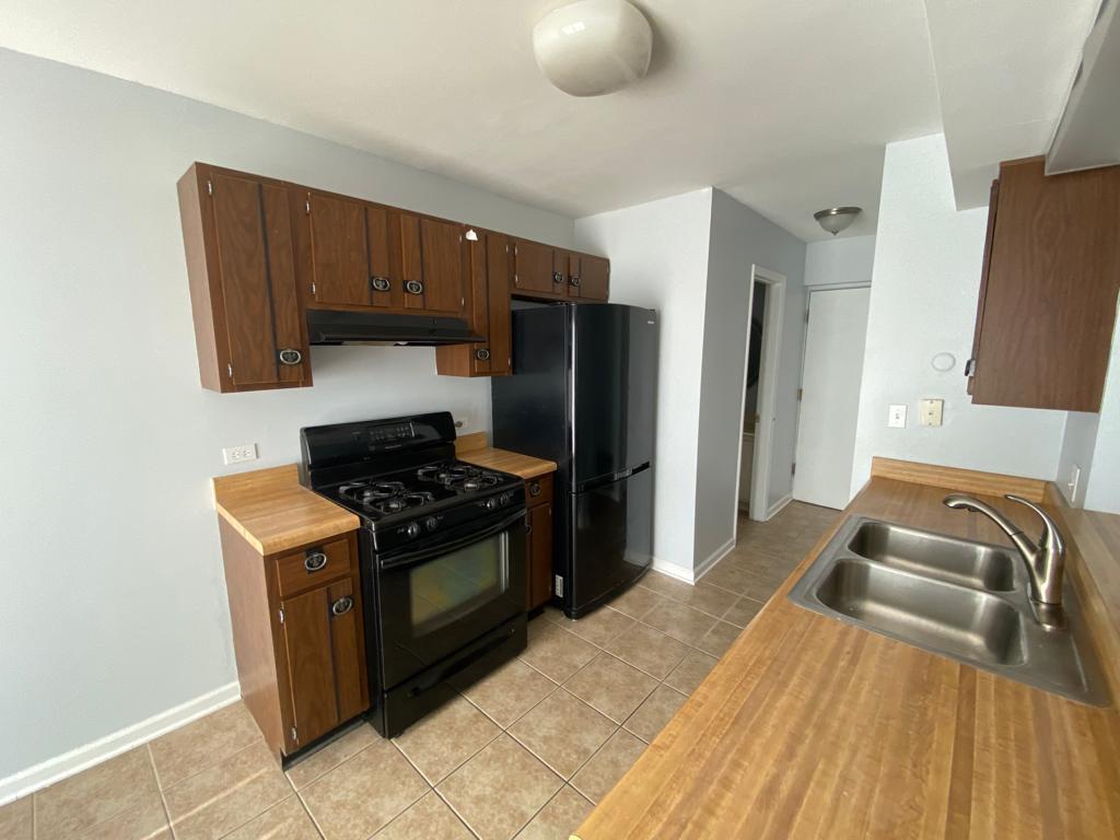 327 Palisades Point #327, Schaumburg, IL 60194