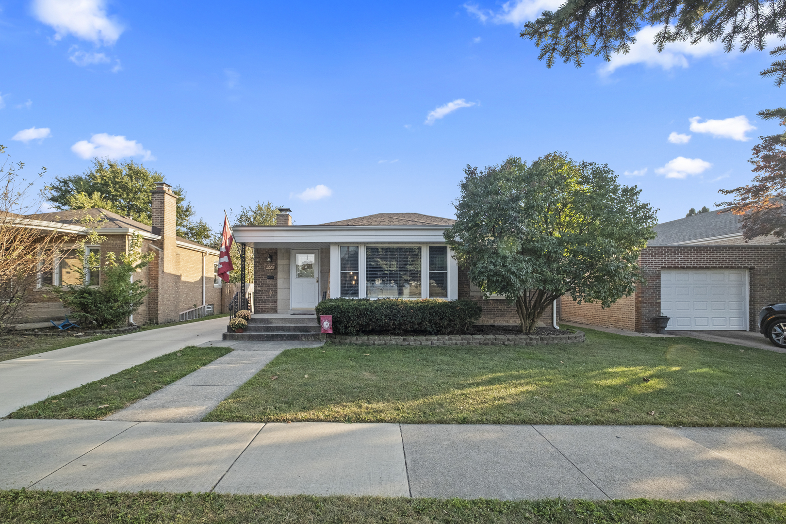 3223 W 98th Street, Evergreen Park, IL 60805