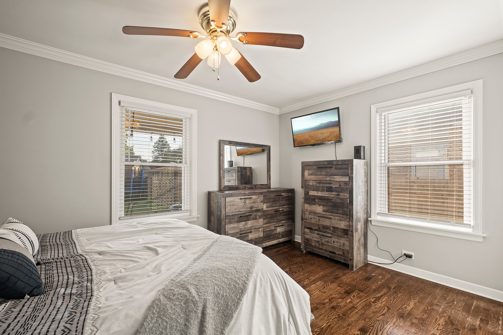 3223 W 98th Street, Evergreen Park, IL 60805