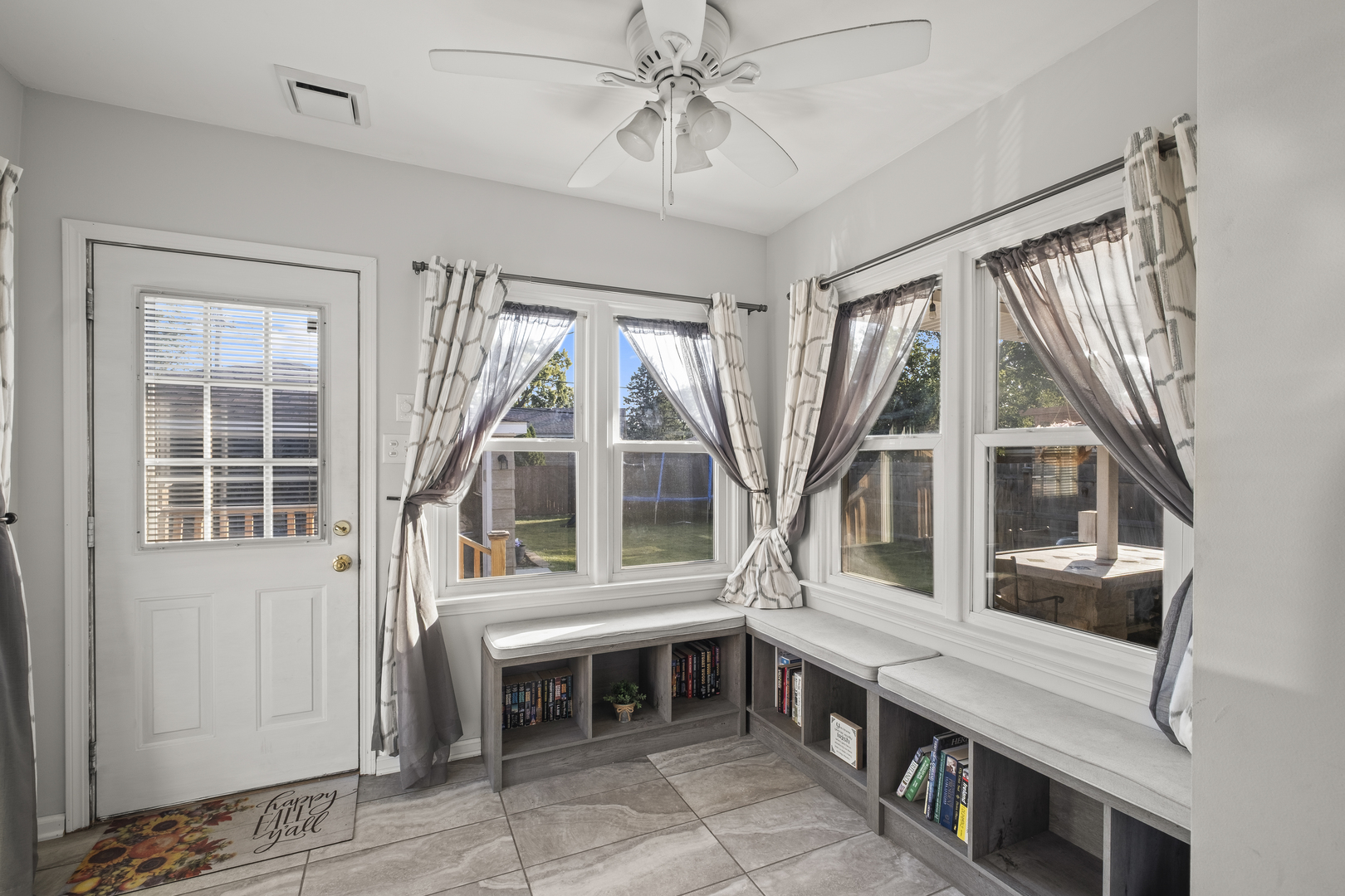 3223 W 98th Street, Evergreen Park, IL 60805