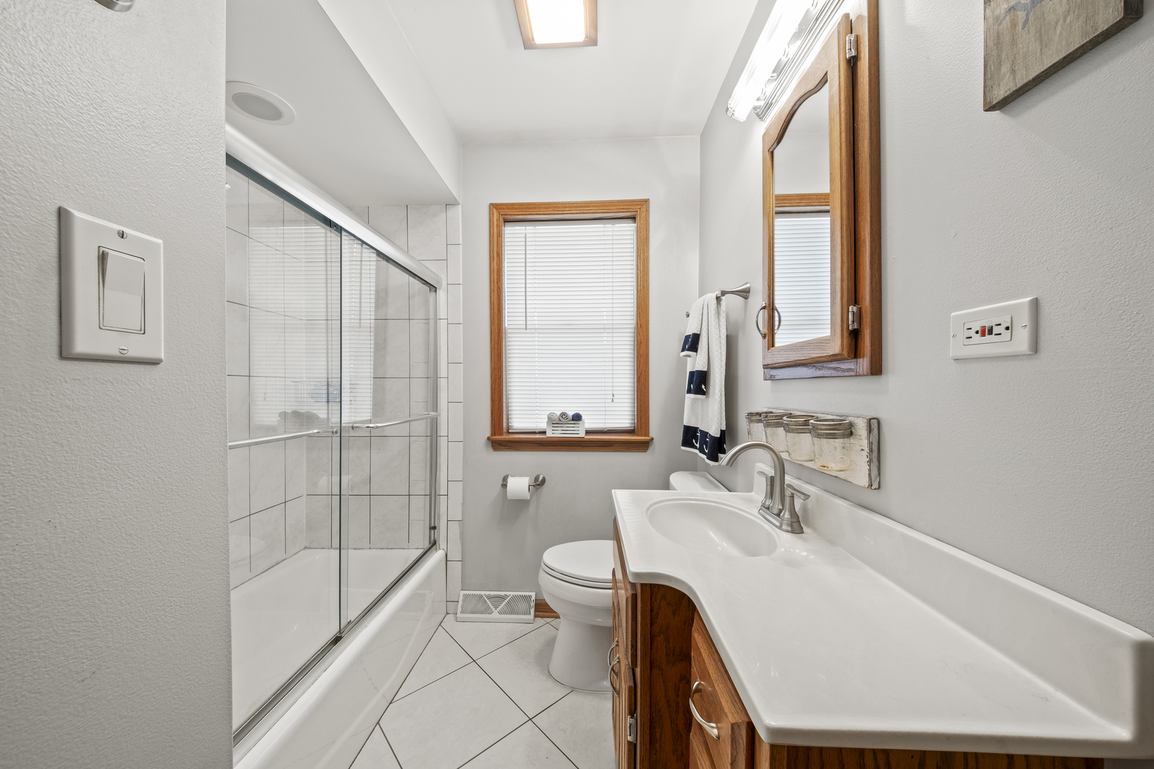 3223 W 98th Street, Evergreen Park, IL 60805