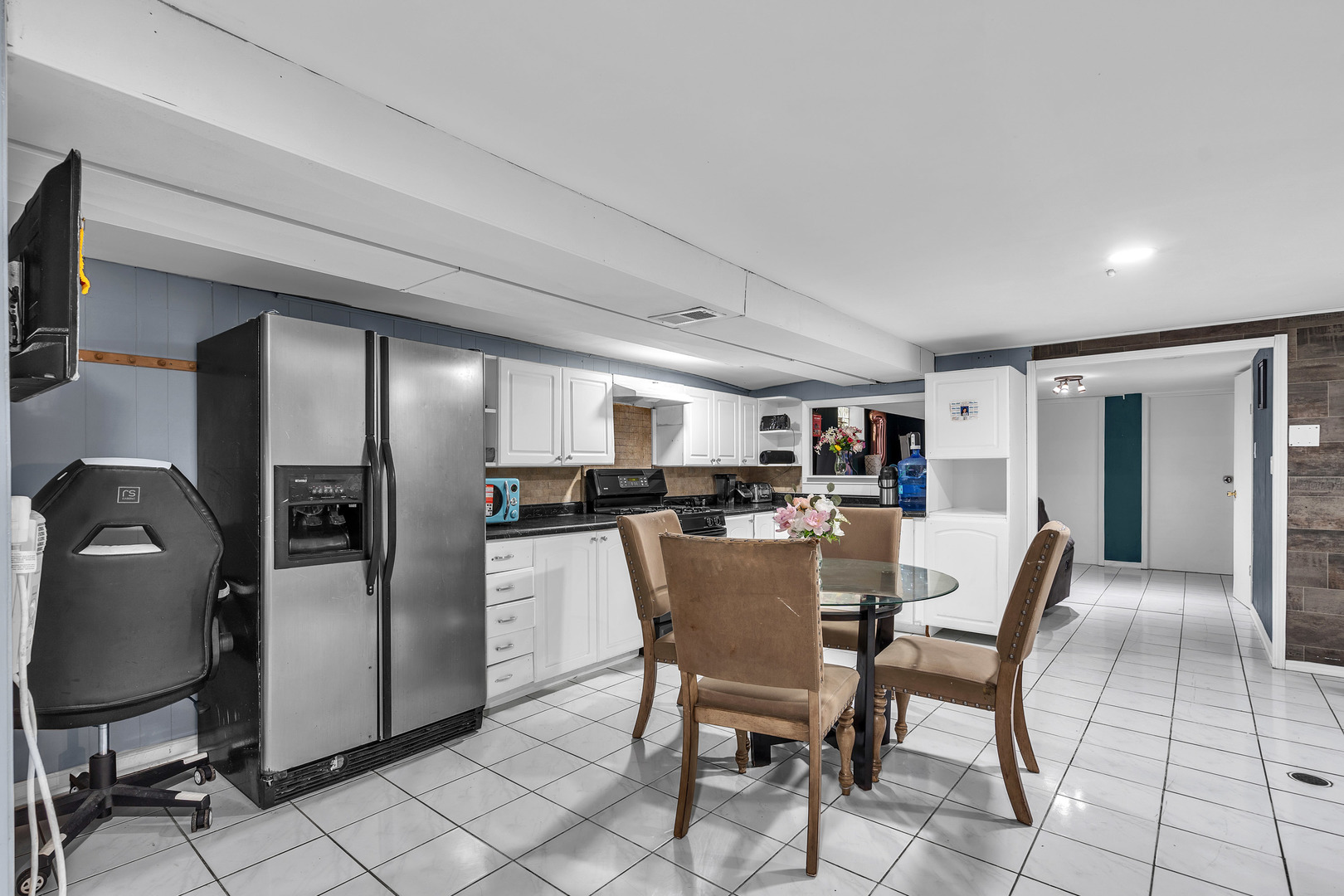 5836 W Diversey Avenue, Chicago, IL 60639