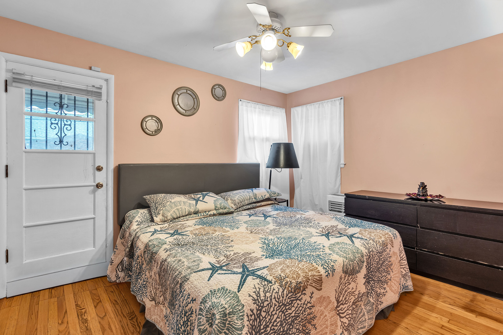 5836 W Diversey Avenue, Chicago, IL 60639