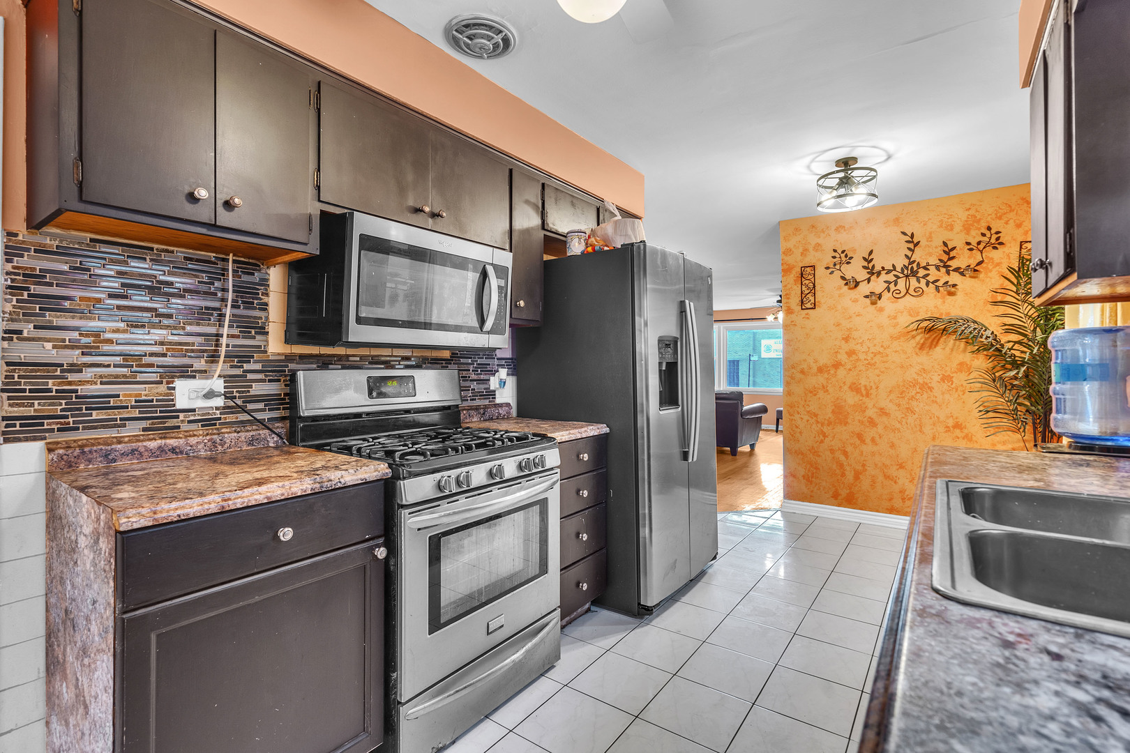 5836 W Diversey Avenue, Chicago, IL 60639