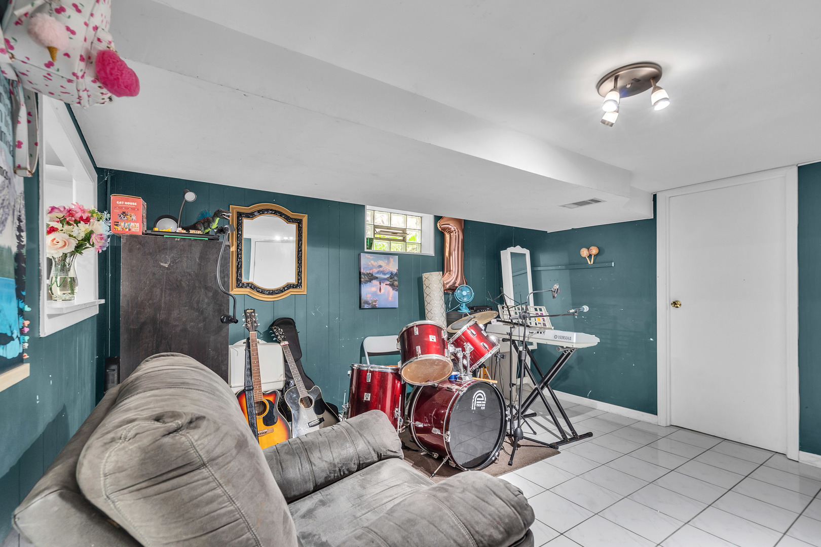 5836 W Diversey Avenue, Chicago, IL 60639