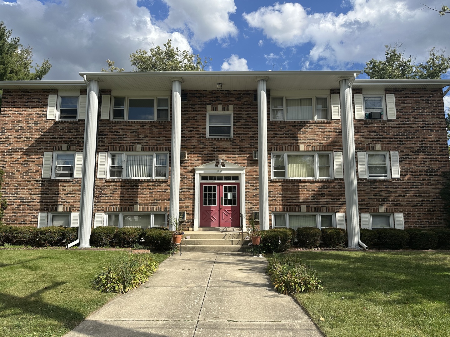 1235 Columbia Street #5, Crete, IL 60417